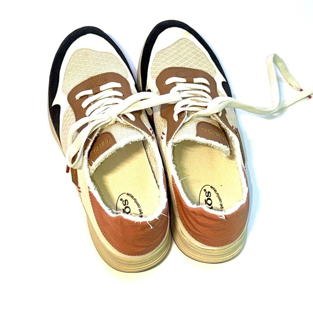 Taos Footwear Direction Sneaker in the "Beige/Rosette Multi" colorway - Picture 3 of 6